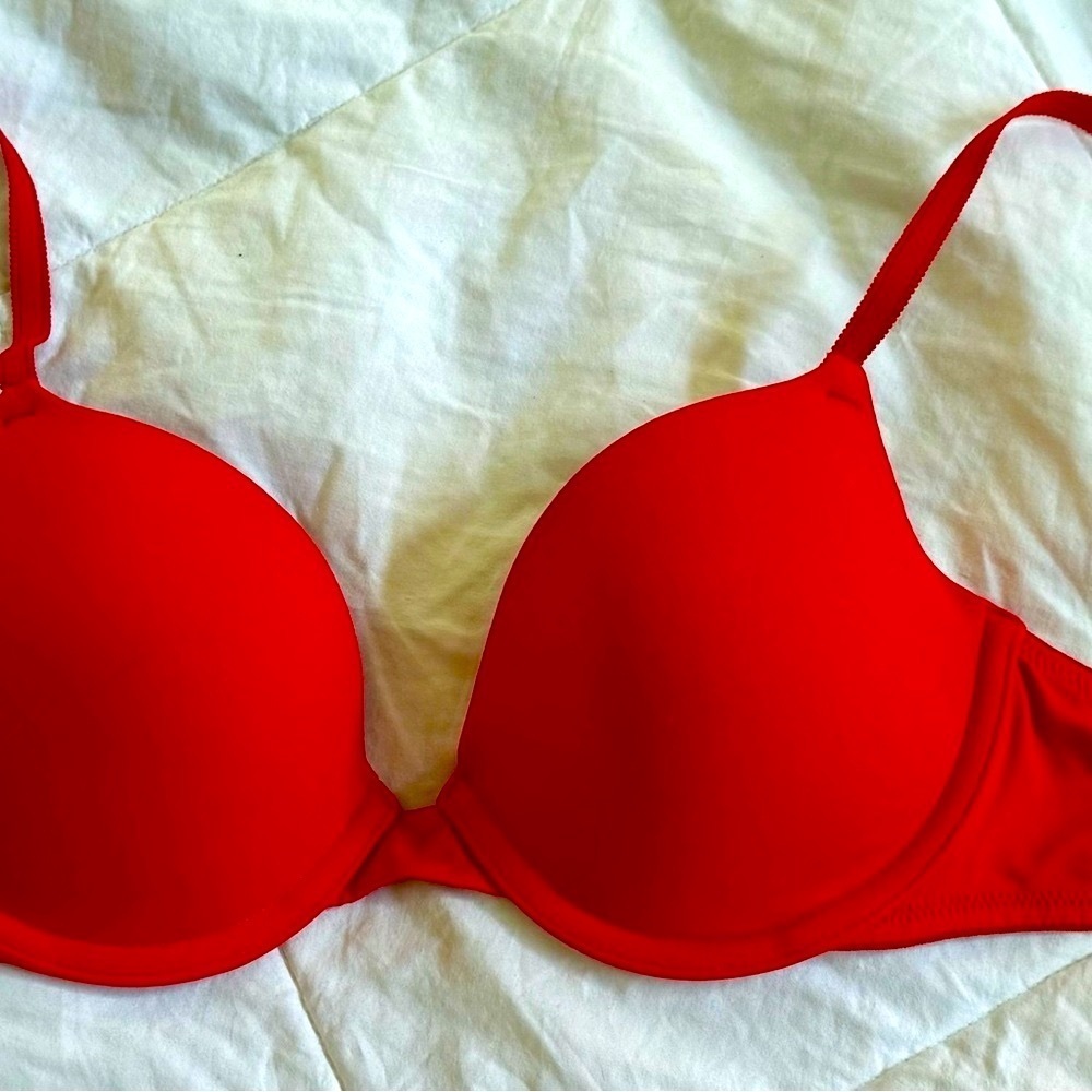 PINK Victoria's Secret Red Contour Bra-NWT